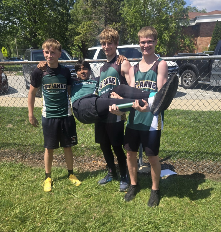 TheSAGSway's tweet photo. A GIANT congratulations to 8th graders Landon Thompsen, Jonathan Martinez, Gavin Michels, and Clayton Woodward on winning their 4x100 relay at the Rantoul Sectional and qualifying for IESA State in East Peoria this weekend!

They got a personal best of 52.01 seconds!

#GoGiants https://t.co/9rzQjymZ6g