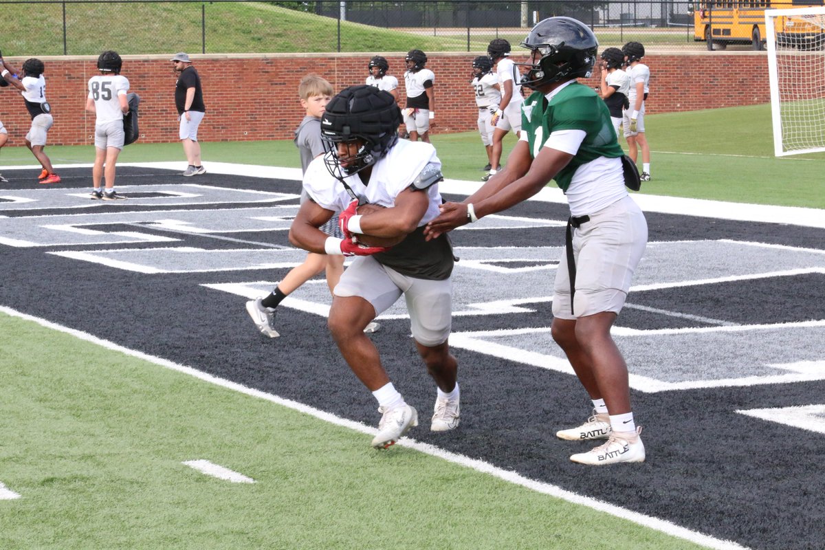HOCO FOOTBALL tweet media