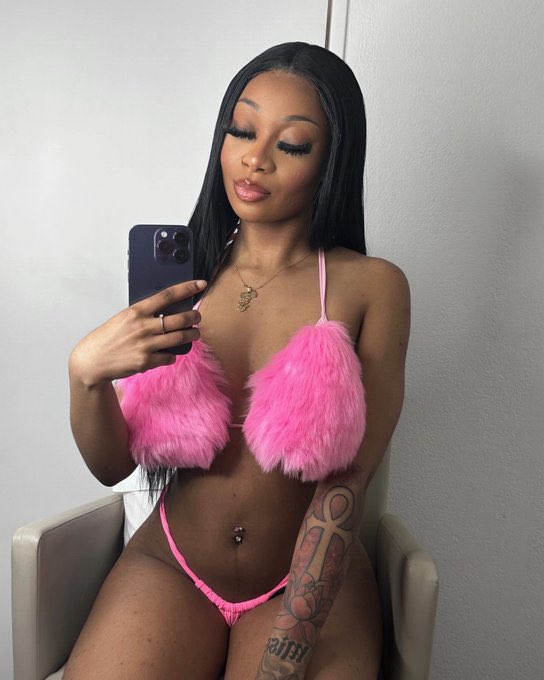 thickgurl tweet media