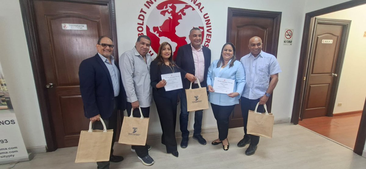 tafppanama's tweet photo. Felicidades a los funcionarios del TAFP, que culminaron con éxito el Diplomado en Contratación Pública, dictado por la Humboldt International University Panamá. 
Siempre nos esforzamos por la actualización y la capacitación continua, para beneficio de nuestros usuarios. #panamá https://t.co/hTzpFLWTlz