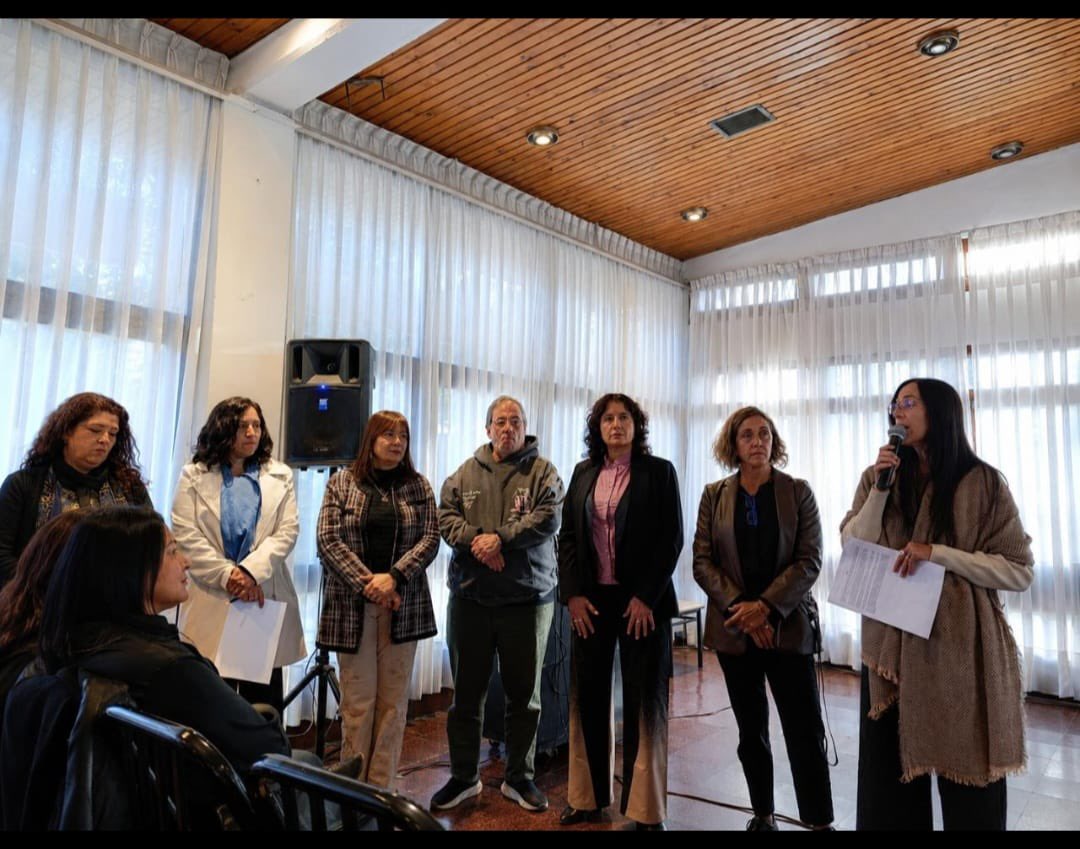 coordedfdge's tweet photo. Acompañamos las Jornadas de Trabajo Interinstitucional de la Dirección de Educación Secundaria.

📍Zona Este (San Martín, Junín, Rivadavia, Santa Rosa y La Paz).
📍Valle de Uco (Tunuyán, San Carlos y Tupungato).
@MzaDGE @TadeoGZ @educultuydge https://t.co/EwJmKmj06s