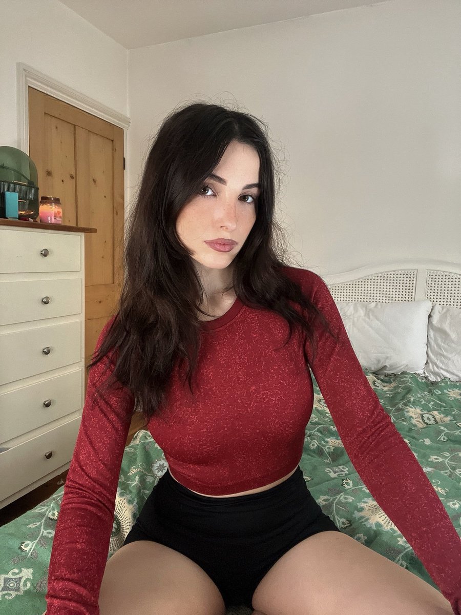 Liz tweet media