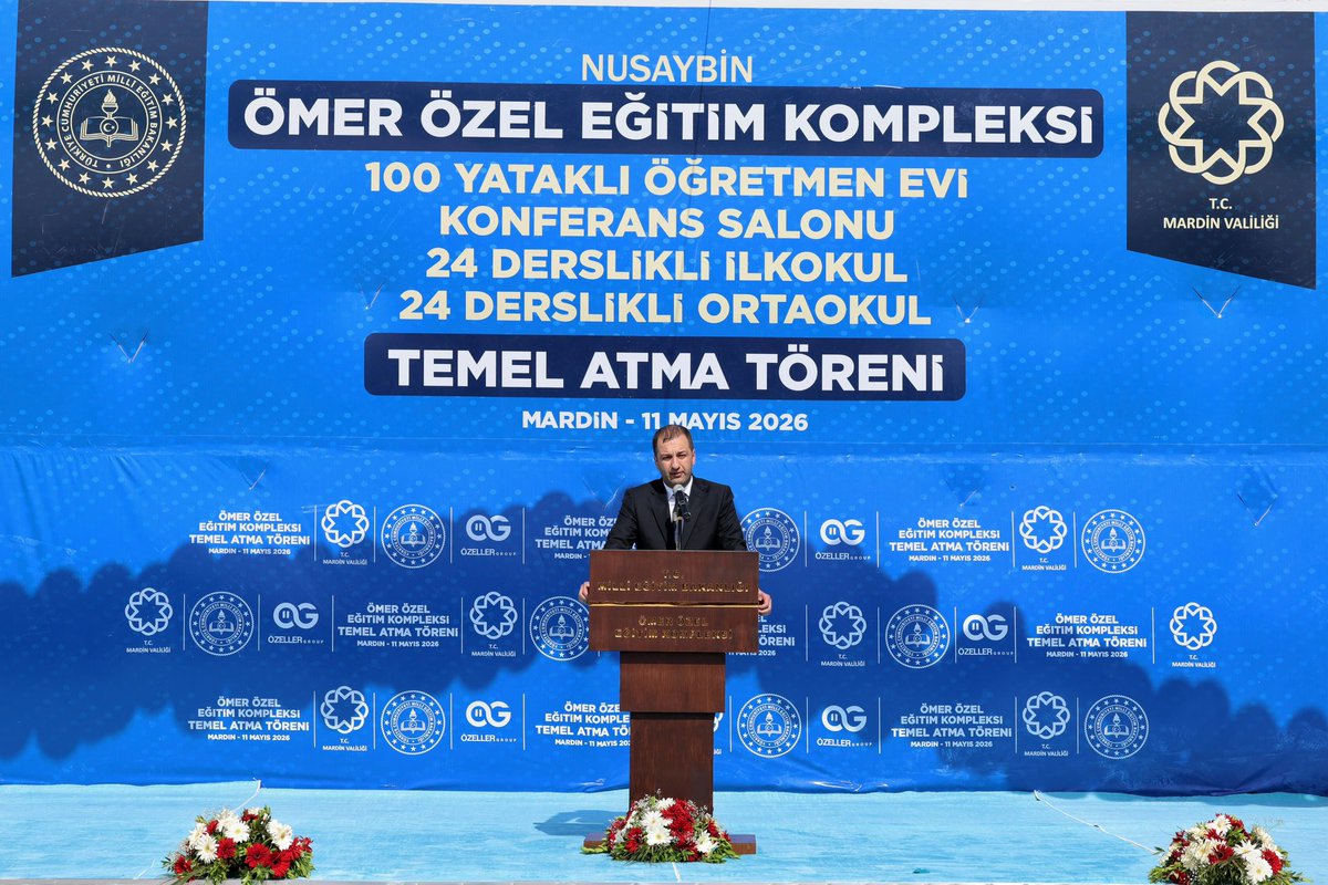 Mardin_Valiligi's tweet photo. 📌Nusaybin | Ömer Özel Eğitim Kompleksi Temel Atma Töreni

Nusaybin İlçemizde, hayırsever iş insanı Sayın Ömer Özel tarafından inşa edilecek olan 100 yataklı Öğretmenevi, 24 derslikli İlkokul, 24 derslikli Ortaokul ve Konferans Salonu’ndan oluşan "Ömer Özel Eğitim Kompleksi"nin temel atma töreni gerçekleştirildi.

8 Mart Mahallesindeki Ömer Özel Eğitim Kompleksi Temel Atma Töreni, saygı duruşunda bulunma ve İstiklal Marşı'nın okunmasıyla başladı. Eğitim Kompleksini tanıtan film gösteriminden sonra iş insanı Sayın Ömer Özel, Mardin Milletvekilleri Sayın Muhammed Adak ve Sayın Faruk Kılıç birer açılış konuşması gerçekleştirdi.

Millî Eğitim Bakan Yardımcısı Sayın Muhammet Bilal Macit ile Valimiz Sayın @tuncay_akkoyun , Temel Atma Töreninde hitapları oldu.

Konuşmalar ve İl Müftüsü Dr. Enver Türkmen'in duasının ardından Ömer Özel Eğitim Kompleksi’nin temeli atıldı.

Törene ayrıca; Millî Eğitim Bakanlığı İnşaat ve Emlak Genel Müdürü Aynur Gökalp Durna, 70’inci Mekanize Piyade Tugay Komutanı Tuğgeneral Ahmet Yaşar Dener, Cumhuriyet Başsavcısı Mustafa Akbulut, İl Jandarma Komutanı Tuğgeneral Tahsin Saruhan, Mardin Artuklu Üniversitesi Rektörü Prof. Dr. İbrahim Özcoşar, İl Emniyet Müdürü Recep Tecimer, Vali Yardımcıları, İlçe Kaymakamları, Belediye Başkanları, kamu kurum ve kuruluşlarının amirleri, siyasi parti temsilcileri, sivil toplum kuruluşlarının yöneticileri, eğitim camiası ile çok sayıda vatandaşımız katılım sağladı.

@iletisim 
@TC_icisleri 
@tcmeb