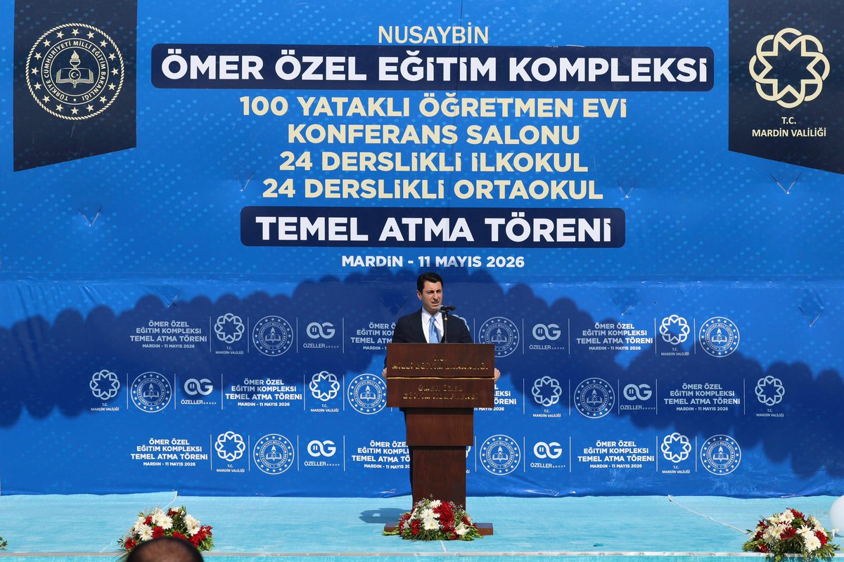 Mardin_Valiligi's tweet photo. 📌Nusaybin | Ömer Özel Eğitim Kompleksi Temel Atma Töreni

Nusaybin İlçemizde, hayırsever iş insanı Sayın Ömer Özel tarafından inşa edilecek olan 100 yataklı Öğretmenevi, 24 derslikli İlkokul, 24 derslikli Ortaokul ve Konferans Salonu’ndan oluşan "Ömer Özel Eğitim Kompleksi"nin temel atma töreni gerçekleştirildi.

8 Mart Mahallesindeki Ömer Özel Eğitim Kompleksi Temel Atma Töreni, saygı duruşunda bulunma ve İstiklal Marşı'nın okunmasıyla başladı. Eğitim Kompleksini tanıtan film gösteriminden sonra iş insanı Sayın Ömer Özel, Mardin Milletvekilleri Sayın Muhammed Adak ve Sayın Faruk Kılıç birer açılış konuşması gerçekleştirdi.

Millî Eğitim Bakan Yardımcısı Sayın Muhammet Bilal Macit ile Valimiz Sayın @tuncay_akkoyun , Temel Atma Töreninde hitapları oldu.

Konuşmalar ve İl Müftüsü Dr. Enver Türkmen'in duasının ardından Ömer Özel Eğitim Kompleksi’nin temeli atıldı.

Törene ayrıca; Millî Eğitim Bakanlığı İnşaat ve Emlak Genel Müdürü Aynur Gökalp Durna, 70’inci Mekanize Piyade Tugay Komutanı Tuğgeneral Ahmet Yaşar Dener, Cumhuriyet Başsavcısı Mustafa Akbulut, İl Jandarma Komutanı Tuğgeneral Tahsin Saruhan, Mardin Artuklu Üniversitesi Rektörü Prof. Dr. İbrahim Özcoşar, İl Emniyet Müdürü Recep Tecimer, Vali Yardımcıları, İlçe Kaymakamları, Belediye Başkanları, kamu kurum ve kuruluşlarının amirleri, siyasi parti temsilcileri, sivil toplum kuruluşlarının yöneticileri, eğitim camiası ile çok sayıda vatandaşımız katılım sağladı.

@iletisim 
@TC_icisleri 
@tcmeb