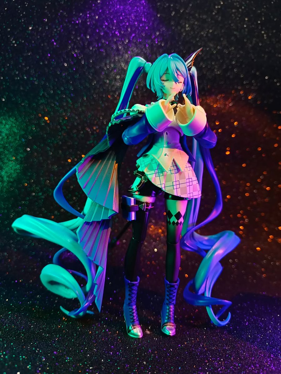 Journeying through time and space with music and magic is the "Miku With You 2025" Hatsune Miku!
#Blokees #hatsunemiku #vocaloid #mikuwithyou #toyphotography