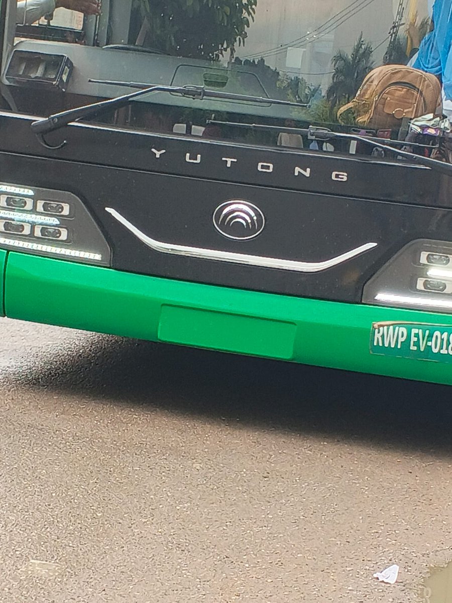 Trikastofficial's tweet photo. At 4:21 PM in Saddar Rawalpindi, Green Bus passengers were left stranded Two packed buses left but when the 3rd bus was due the driver was missing. Shockingly  buses were standing at the stop without drivers while citizens waited helplessly CM Punjab @MaryamNSharif please address https://t.co/kVSCpj4ec0