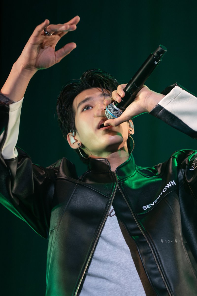 just like watching him on stage🧡 #LYKNDuskAndDawnxTokyo