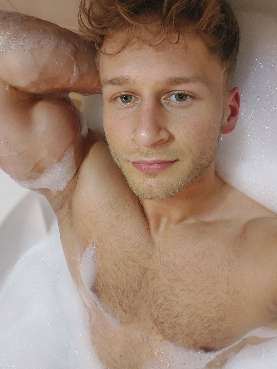 session_sweat's tweet photo. Who wants to see whats under the foam? 🥵 https://t.co/ofJXUWqv75