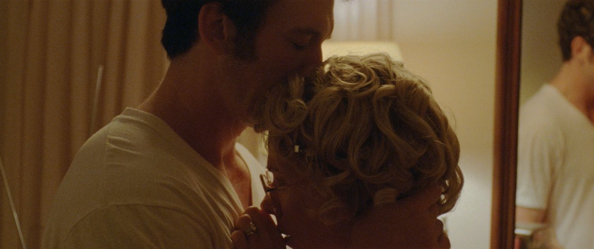 scarlettjssonbr's tweet photo. Nova imagem de Scarlett Johansson e Miles Teller em “Paper Tiger” 

“Foi como se algo tivesse se fundido em mim para tentar revelar essa família mais tarde em um modo diferente, um pouco mais operístico, enraizado em melodrama, Hitchcockiano, suspense, drama” - James Gray para a Vanity Fair