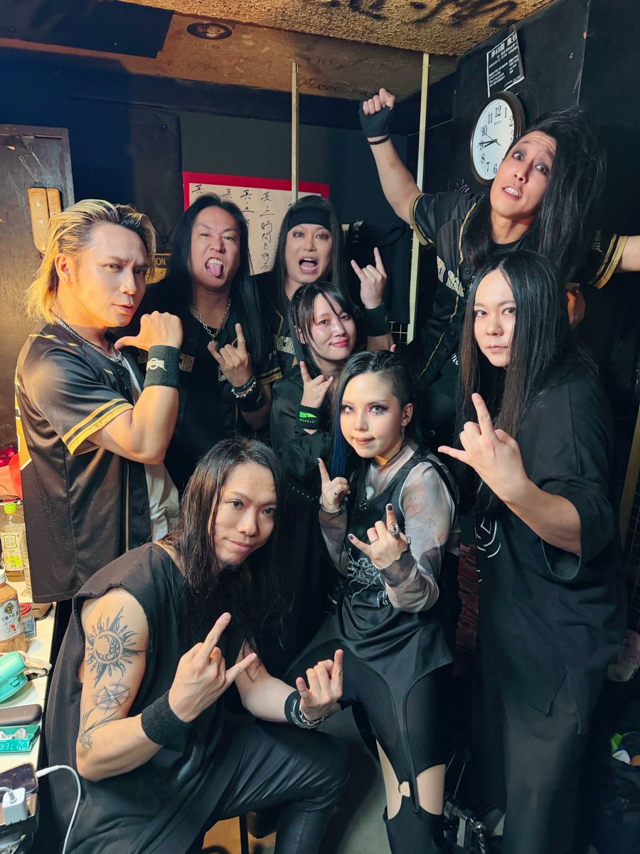tohko_ds's tweet photo. 国分寺MORGANAにてSEX MACHINEGUNSとの2MAN勝負🔥
凄い一日でした!!!

思いっきり叩きながら私自身どんどんパワーが漲ってくるようでした。

最高にかっこいいライブバンドSEX MACHINEGUNSとこうして真っ向勝負できて、私の中にも深く刻まれる日になりました。

また絶対対バンしたい。日々強くなる💥 https://t.co/l4zh09RdaV