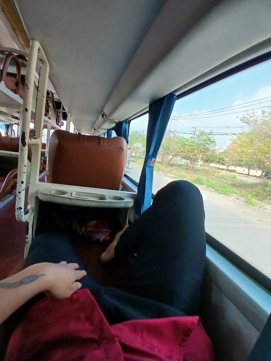 drewvd207's tweet photo. Dạo này người quen ntin hỏi dữ dị 😐 https://t.co/Na8TKD76KJ
