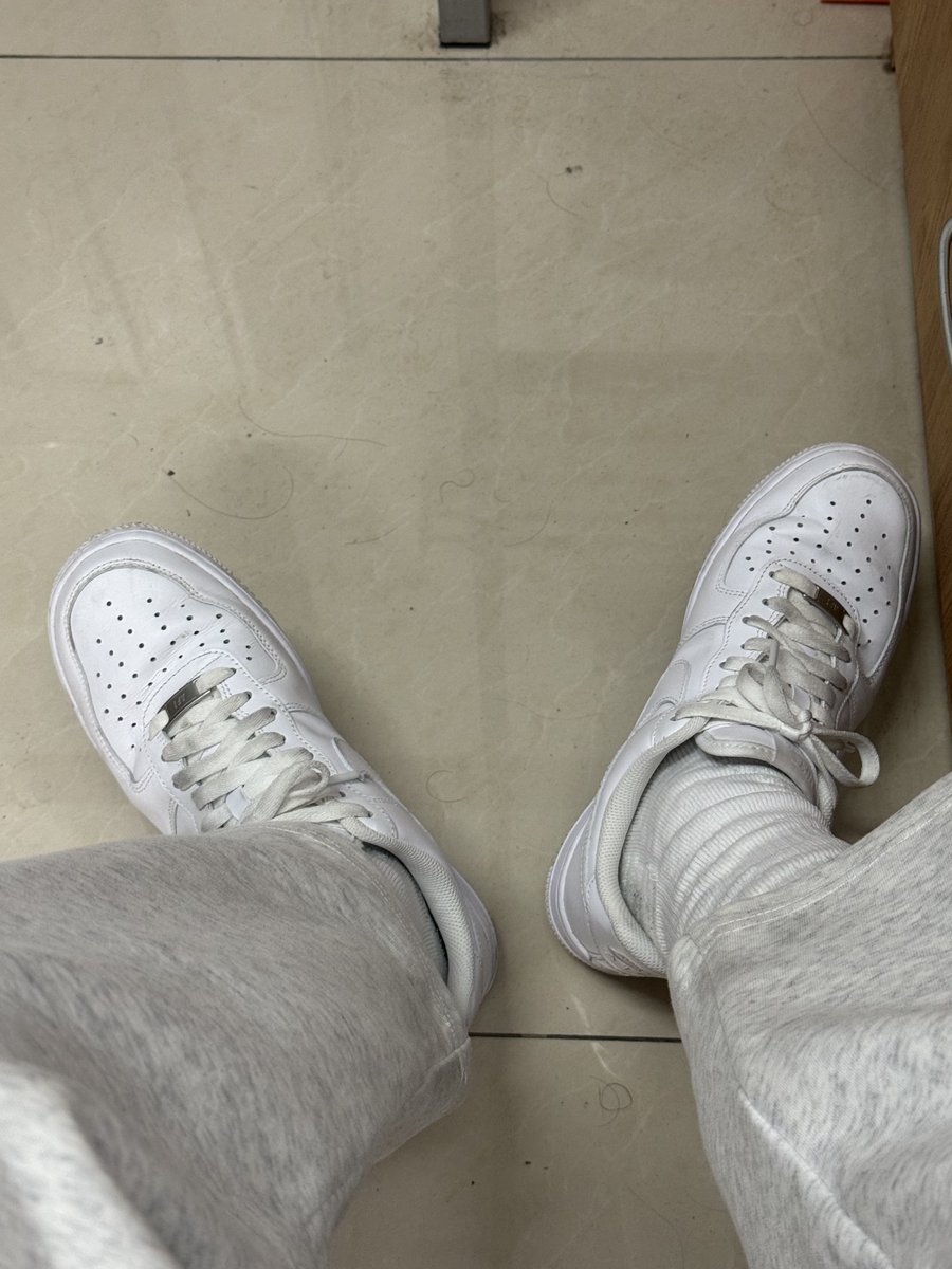 7yero05's tweet photo. 生日福利😋
点赞评论转发抽双yw 5天后开奖😬 #白袜 #空军 #高弹 #1s https://t.co/ZMXtimFV05