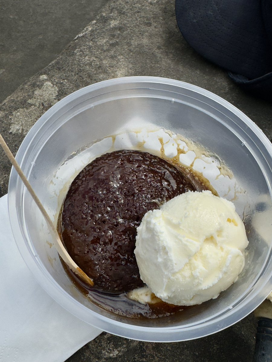 jwhharris's tweet photo. 10 days of my gardening leave will be spend hiking across England, West to East.

First a quick stop before I reach the start line.

Introducing Cartmel, the ancestral seat of the sticky toffee pudding. https://t.co/9ZtPL2mTF9