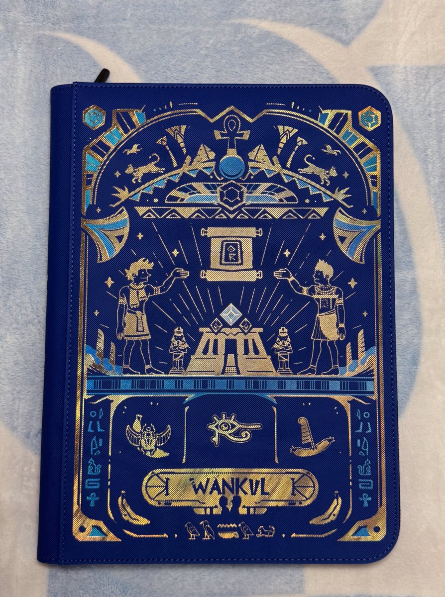 WankulTCG's tweet photo. 📸 Les accessoires Premium Wankul Legacy en photo !

Pas mal, non ? C'est français 🍷 La référence a 150 ans ⤵️ https://t.co/E9VrLP3Gap