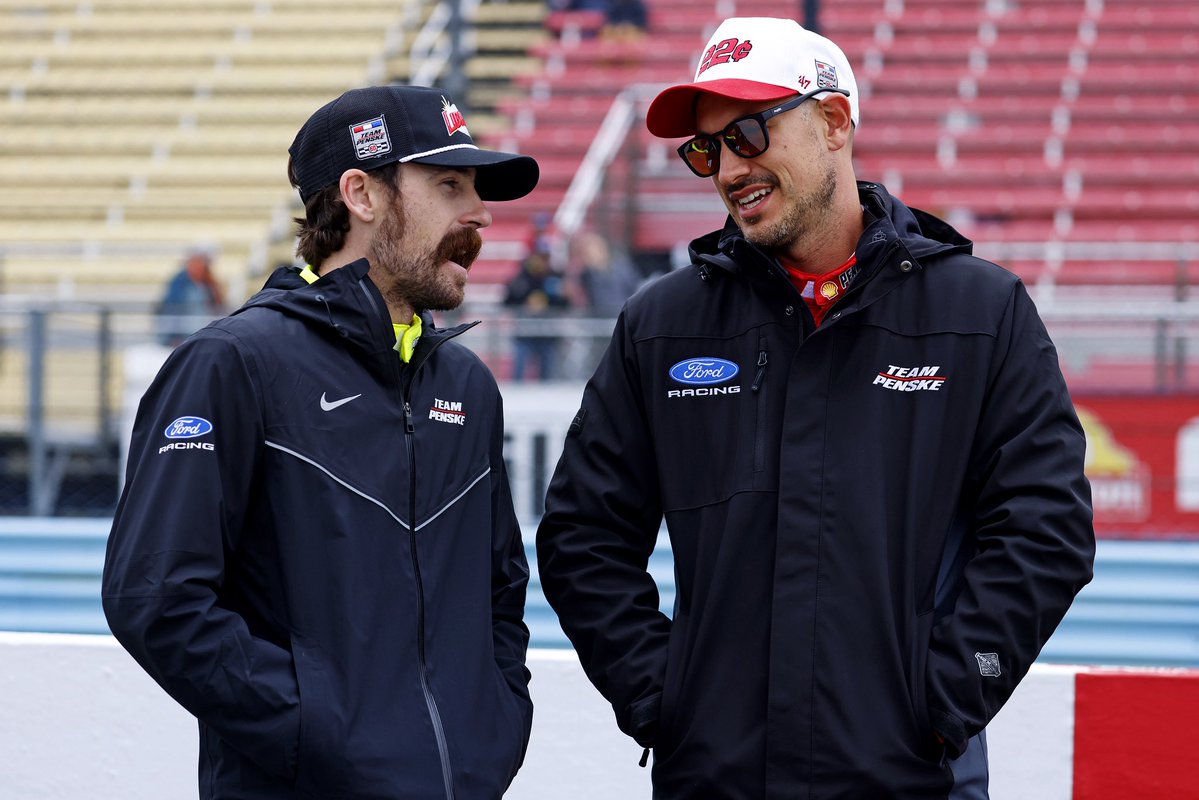 Joey Logano tweet media