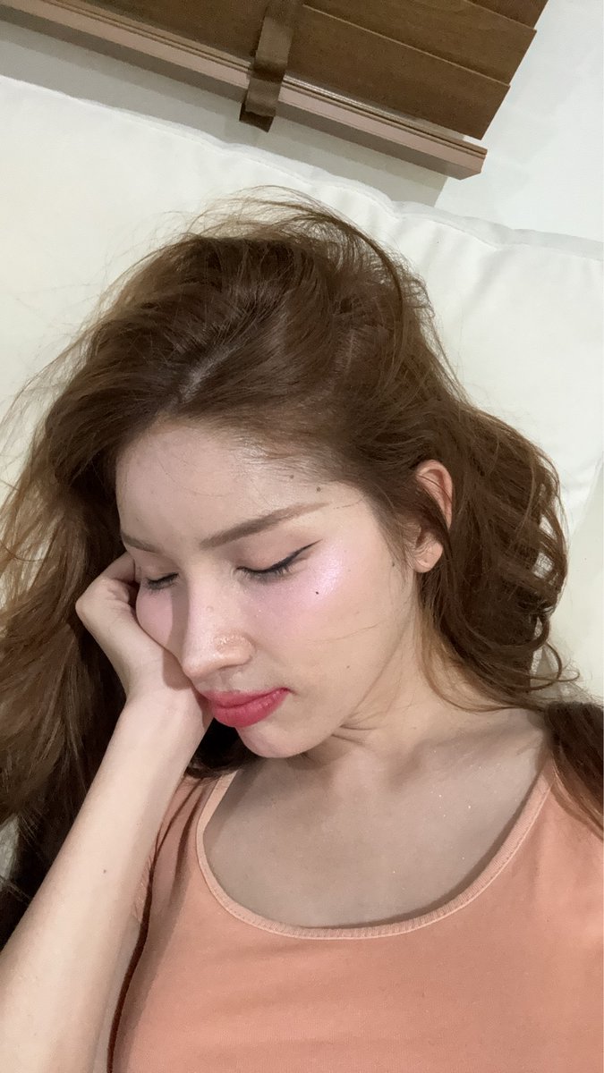 deathascary's tweet photo. คร้อกฟี้ ~ 💤
#ตาลอภัสรา https://t.co/hpMs0VgSmv