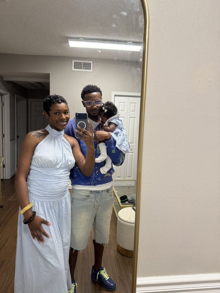 litaniaaa's tweet photo. A mom 🦋 https://t.co/BiP04O4Rlp