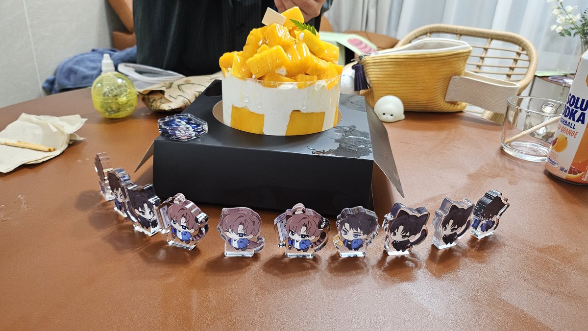 dororongee's tweet photo. 끝내주는 휴일 보내느라 정신없엇음 https://t.co/GPzlX0WIxE