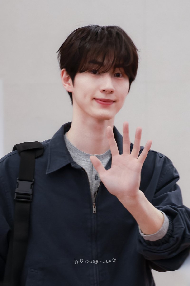미미데이 tweet media