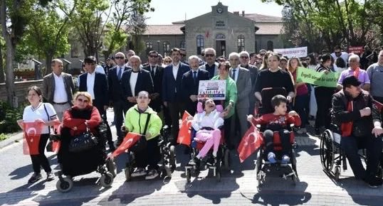 SavaPekdemir's tweet photo. 📍ENGELLERİ BİRLİKTE AŞACAĞIZ .

AK Parti Teşkilatımız ile birlikte 10-16 Mayıs Engelliler Haftası dolayısıyla düzenlenen Farkındalık Yürüyüşü ve Programına katılım sağladık.

” Sevgiyle, anlayışla ve samimiyetle her türlü fiziksel ve sosyal engelin üstesinden gelmek mümkündür." https://t.co/yNyIMM1cfR