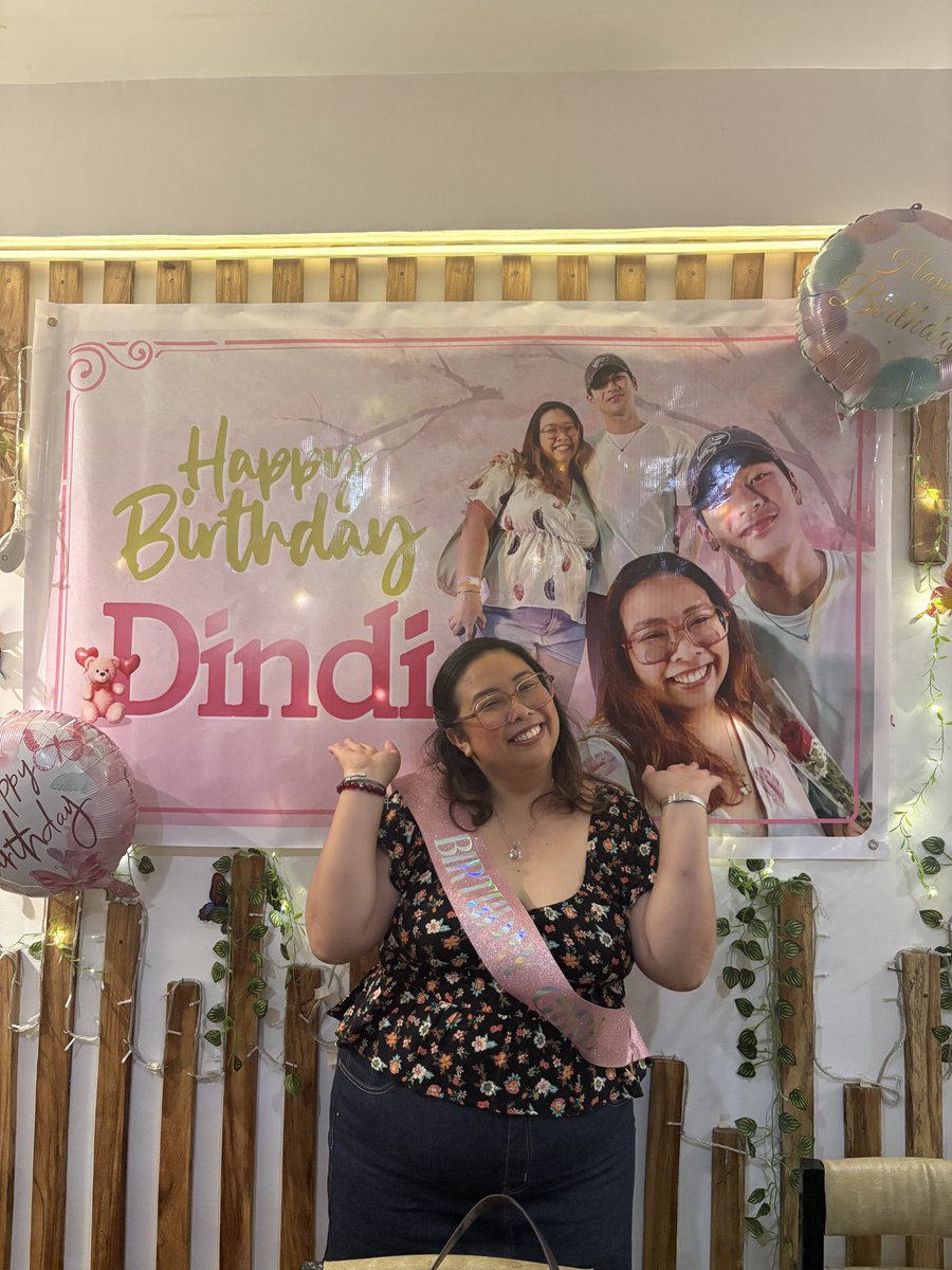 dndcmntzn's tweet photo. Masyado na bang obvious pagmamahal ko dito? Hahaha sana magkavideo greeting naman ako para mas kumpleto na araw ko 😍🥰

Happy 31st birthday to meee. ❤️
Hellooooo, @itswilbertross 🥰😘 https://t.co/9UhLVuLvWe