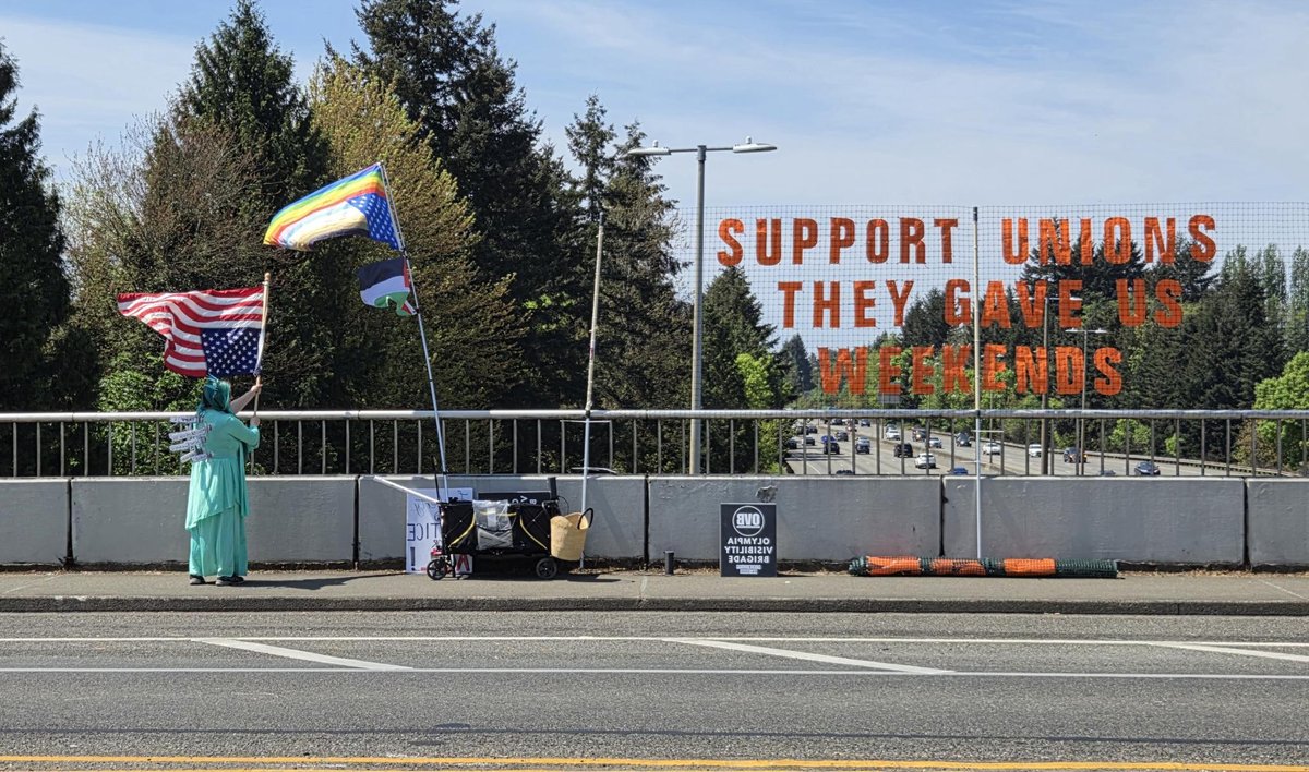 backboneprog's tweet photo. Team Olympia has had these banners out on the overpass for the last week. We love to see it! https://t.co/QE4SWdT8sX