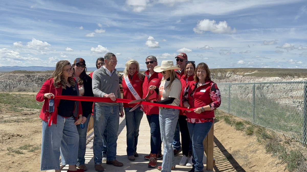 CasperChamber's tweet photo. Hell’s Half Acre just leveled up 🌄🔥

We celebrated the ribbon cutting and grand reopening featuring a new boardwalk and updated improvements at one of Wyoming’s most iconic landmarks.

#CasperChamber #HellsHalfAcre #CasperWY https://t.co/qcRlxtQDEe