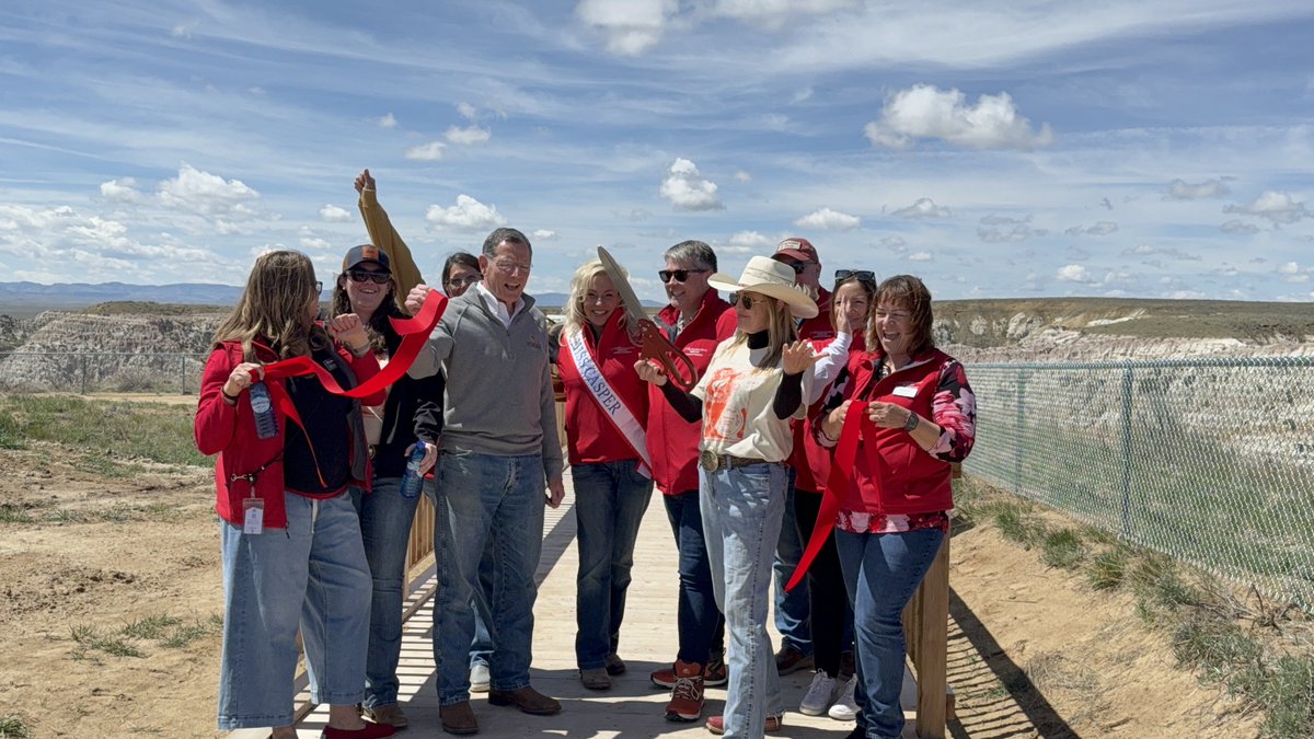 CasperChamber's tweet photo. Hell’s Half Acre just leveled up 🌄🔥

We celebrated the ribbon cutting and grand reopening featuring a new boardwalk and updated improvements at one of Wyoming’s most iconic landmarks.

#CasperChamber #HellsHalfAcre #CasperWY https://t.co/qcRlxtQDEe