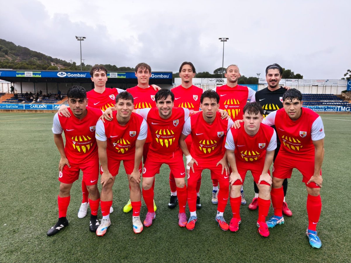 AtleticVila's tweet photo. 🔴 PRIMER EQUIP 🔴

@uerapitenc 0-3 FEAV

Hem resolt el partit gràcies a la intensitat mostrada des del minut 1. Hem dominat totes les fases del joc i hem estat determinants, una cosa que ens havia faltat en els últims partits.

Gols:

20’ Nil ⚽️
23’ Agus ⚽️
73’ Martí ⚽️

#1cat3 https://t.co/Nq9q8o2J7Z