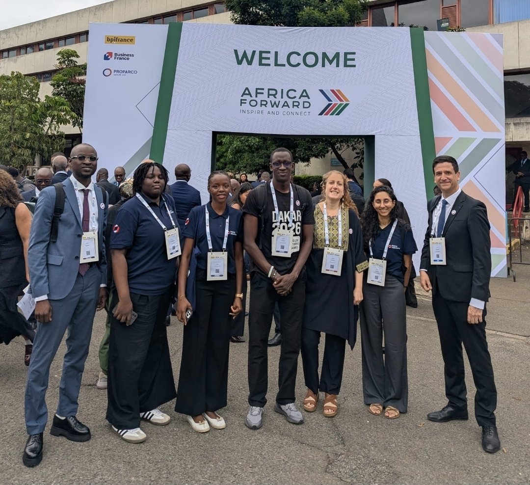 DelaunayYannFV's tweet photo. #AfricaForward Journée 🤩 pour les volontaires :
- Jerry 🇧🇯 et Isabel 🇫🇷 (VSI au 🇰🇪) sur scène avec @EmmanuelMacron et @WilliamsRuto,
- Rehema 🇰🇪 qui échange ac les PR 🇰🇪🇫🇷 et 🇸🇳 @PR_Diomaye,
- Marion 🇫🇷 (ex VSI en 🇬🇳) avec le PR 🇫🇷,
- et pour tous tant de moments inspirants! https://t.co/lVveAipVLa