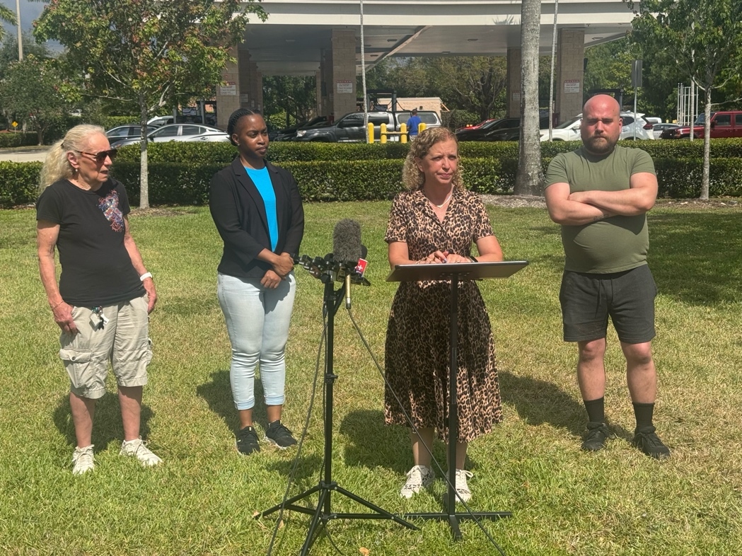 Rep. Debbie Wasserman Schultz tweet media