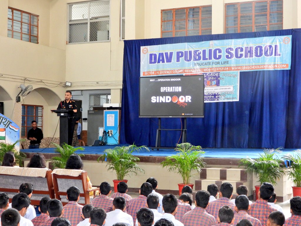 PRODefDehradun's tweet photo. #Operation_Sindoor : A Saga of Valour & Fortitude🇮🇳

Tales of #OperationSindoor were told today at DAV Public School, #Dehradun by #Golden_Key_Gunners under the aegis of #Golden_Key_Division.

In a thought provoking  and inspirational lecture, tales of unwavering courage, strategic brilliance, and selfless sacrifice of the Indian Armed Forces were highlighted to the young minds.

The session inspired them to serve the nation with integrity, determination, and excellence while striving for a bright and successful future.

#IndianArmy  
#SuryaCommand
#UttarBharat
#GoldenKeyDivision 
#GoldenKeyGunners
#OperationSindoor
#NationFirst
#InspiringYouth

@adgpi 
@HQ_IDS_India
@SuryaCommand_IA
@UttarBharat_IA
@SpokespersonMoD 
@DefenceMinIndia 
@LtGenGurmit