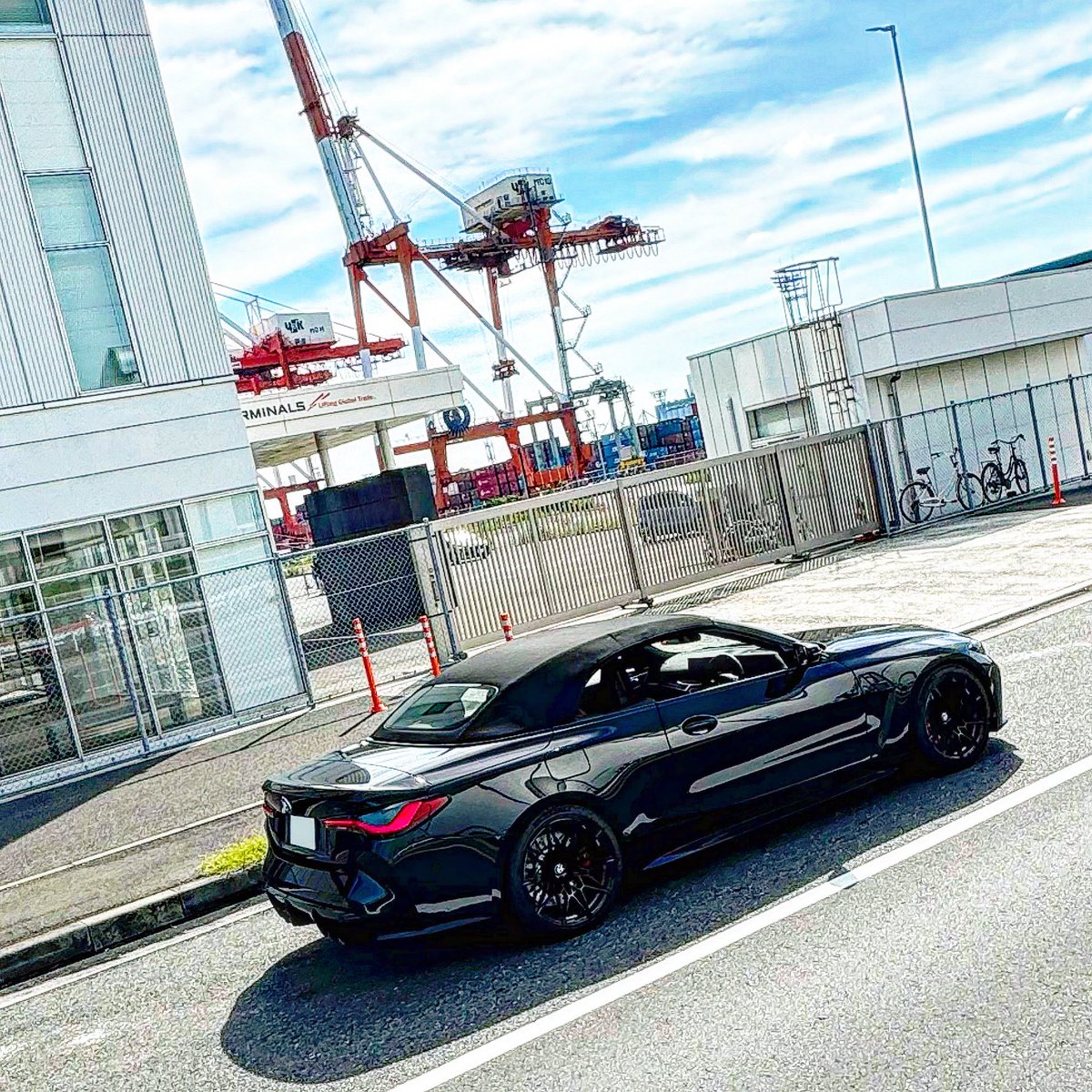 macchy431's tweet photo. @001_yasu G系4カブはルーフの骨が浮き出ないのでホントに綺麗なルーフライン描くのと、閉めてるとカブって事忘れるくらい静かで屋根感あるのすごかったです。
夜見ると案外普通のクーペに見えてたかもです。 https://t.co/mtc6vamDIH