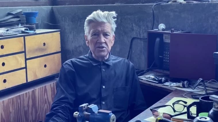 SharedDarkness's tweet photo. @BlueRoseMag1 Six years ago, May 11, 2020, David Lynch would bring back his daily weather reports, and continue them for 950 consecutive days. My book THE DREAMER’S PATH has their full story… plus that of every on-screen Lynch performance! https://t.co/wfqKNCs05O #DavidLynch #TheDreamersPath https://t.co/kzNsI0sl0c
