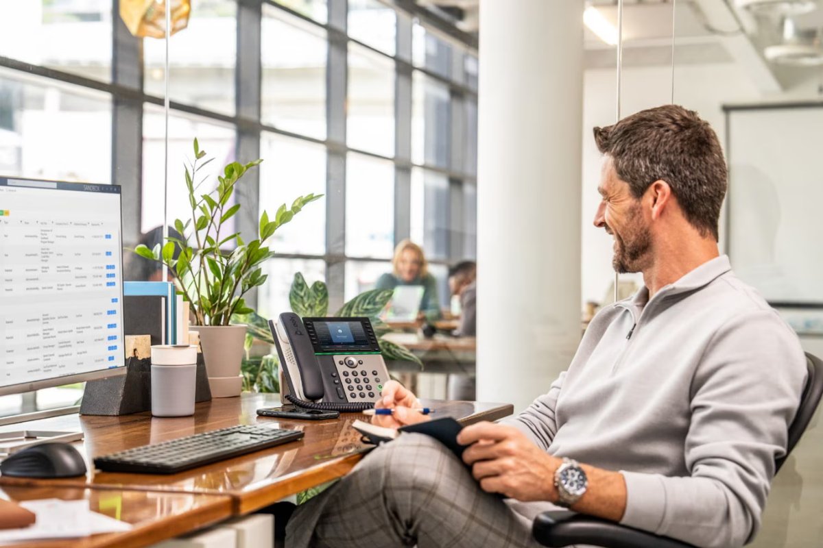 Selzur's tweet photo. 🎥 Comunicación clara, estés donde estés.

En Selzur somos partner de Poly HP, con soluciones de audio, vídeo y colaboración para el trabajo híbrido y los espacios personales.

https://t.co/eX6drjctYn

#PolyHP #TrabajoHibrido #Colaboracion #Comunicacion https://t.co/PNTUGq6GU1