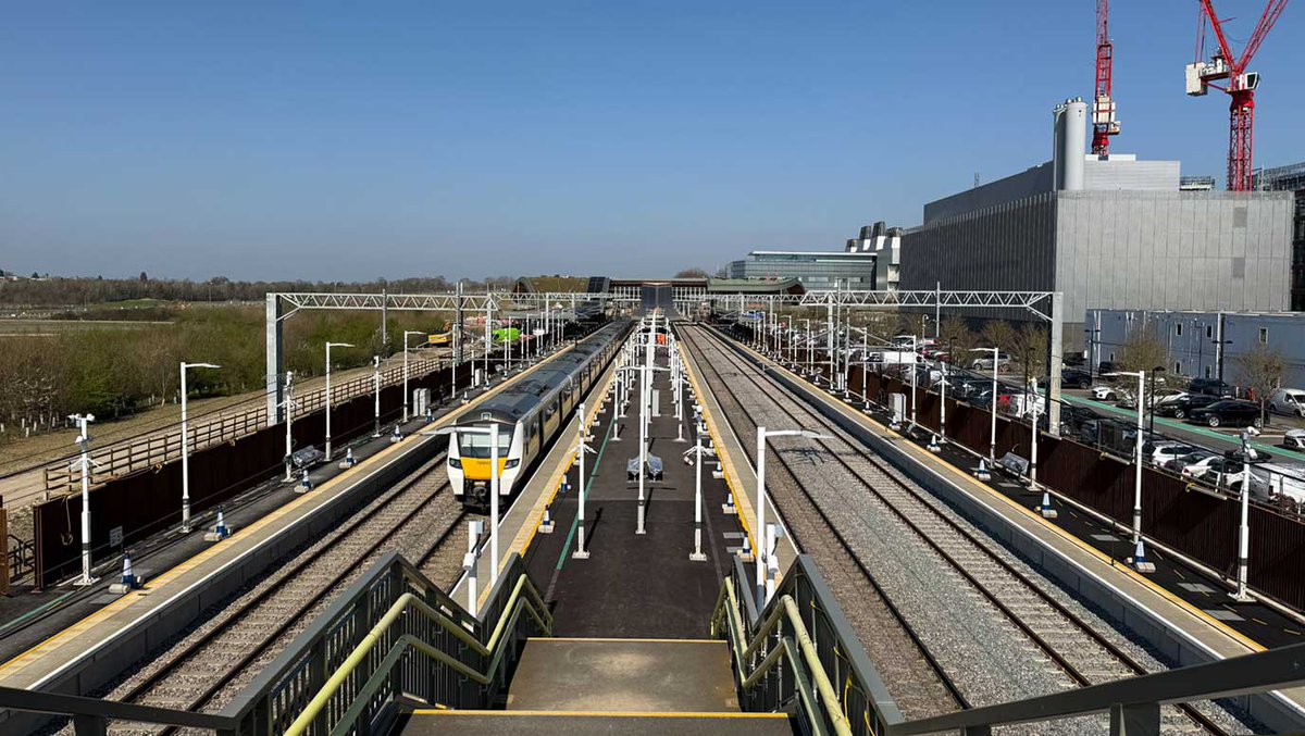Cambridge_Uni's tweet photo. Next stop, Cambridge South 🚆

We're excited to hear that the new Cambridge South train station will open on Sunday 28 June, as announced today by @transportgovuk @SciTechgovuk .

Cambridge South will link Europe’s largest life sciences cluster to key hubs like London, Stansted and Manchester - and in time Oxford - making it easier to bring together the people and ideas that drive discovery and improve patients’ lives worldwide.

It will also open up access to opportunity. Better rail links mean more people can reach @CamBioCampus and @CUHPartners for study, research, jobs and training, while easing pressure on the city and attracting talent from further afield.

The impact goes far beyond Cambridge, strengthening collaboration, expanding opportunity, and powering growth across the UK.
