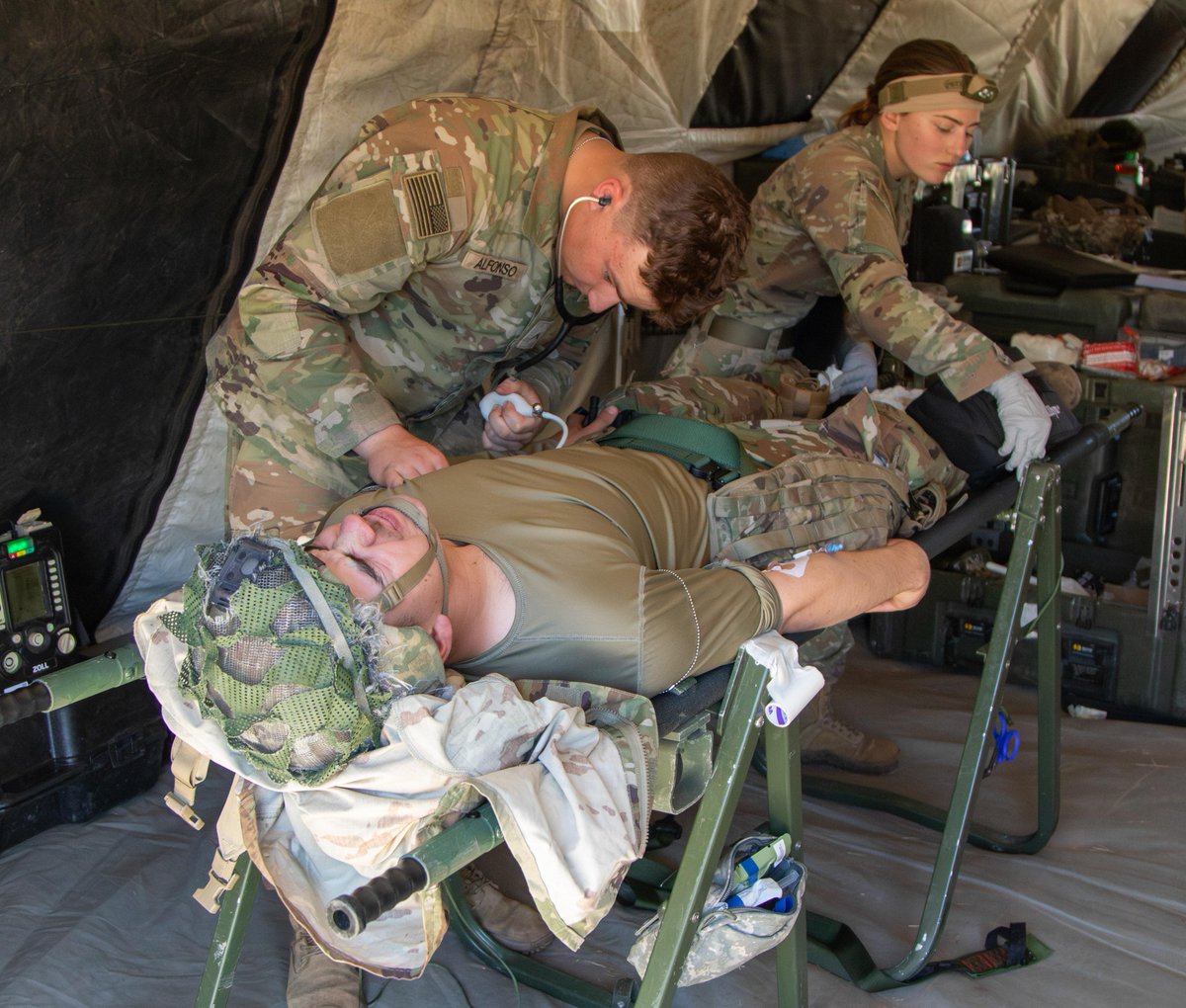 4thInfDiv's tweet photo. Seconds count. ⏳ 4ID combat medics are in the dirt during Ivy Mass, honing the skills needed to protect the force. Ready and Resilient. ⚔️🩺 #4ID #CombatMedic #IvyMass

U.S. Army 📸by Sgt. Charlyn Abuyo and Pvt. Philip Banaszak https://t.co/uvQMsCsJMr