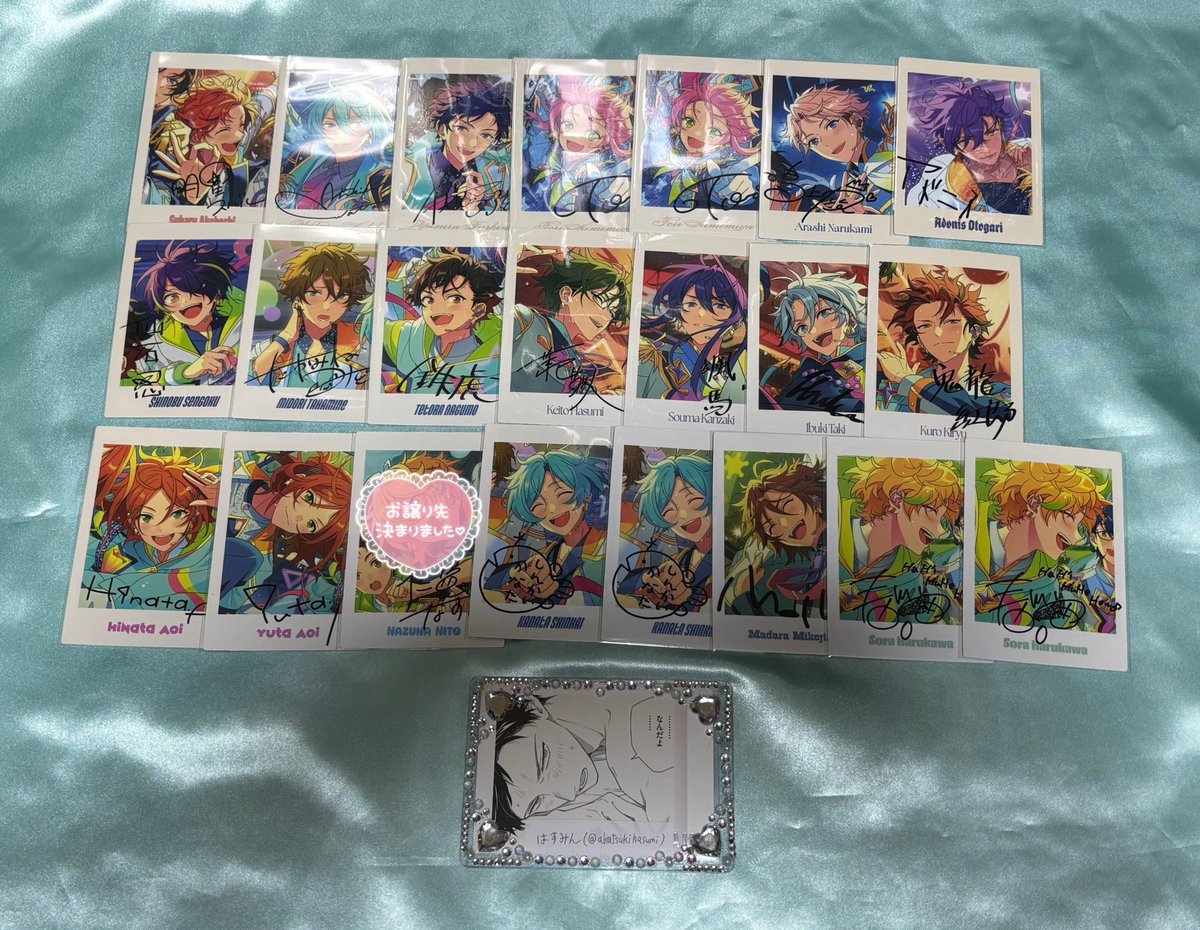 akatsukihasumi's tweet photo. 【交換･譲渡】あんスタ 10周年 ぱしゃっつ

譲)画像1･2枚目

求)特典チトセ or 定価(特典:150円)＋送料

･譲渡の際1枚目は2枚目･3枚目より倍数のお迎えをお願い致します。
･特典ぱしゃっつチトセには複数提供可能(あまりにも枚数が異なる場合はお断り致します) https://t.co/Spt2ETRhuH