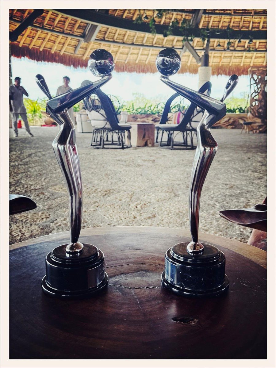 ColoseProducci1's tweet photo. Volvemos de México con dos Premios Platino del público (mejor película y mejor actriz para Patricia) y el Platino a mejor interpretación femenina para Blanca.

Broche de oro para el largo y emocionante viaje de #LosDomingos.

Gracias @PremiosPLATINO. 
❤️‍🔥🇲🇽 https://t.co/qQx2g0Gzph