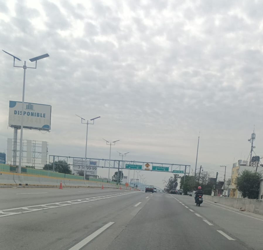 24_morelos's tweet photo. 10:10 AM | CIERRAN CARRILES DEL PASO EXPRÉS
Esta mañana se encuentra cerrado el acceso a los #carriles centrales del #PasoExprés, a la altura de la colonia #AntonioBarona, con dirección al sur; debido a trabajos de #mantenimiento.
Maneja con precaución y toma en cuenta esta información.