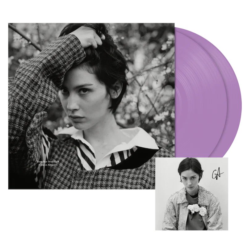 graciefrupdate's tweet photo. Vous pouvez précommander les vinyles et CDs "Daugther from Hell" dédicacés par Gracie sur son site français ! ❤️‍🔥

https://t.co/9Of39VpGP2 https://t.co/kmQSlLdrOm