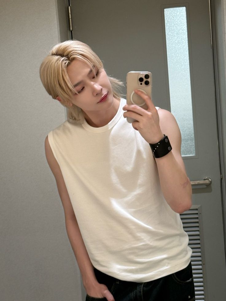 奕翔 tweet media