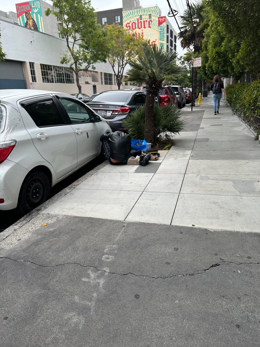 michaelthatsit's tweet photo. @DanielLurie @DanielLurie multiple encampments and active drug use on shotwell. The first encampment has been there for two weeks. We’ve reported it 3 times. https://t.co/Q9Sa8e8f6l