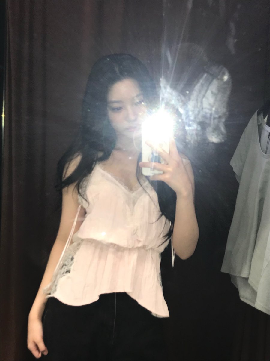 duna_zip's tweet photo. 260512 #두나 인스타그램

😵‍💫😵‍💫

#CSR #첫사랑 #DUNA https://t.co/SnZfR1yhwa