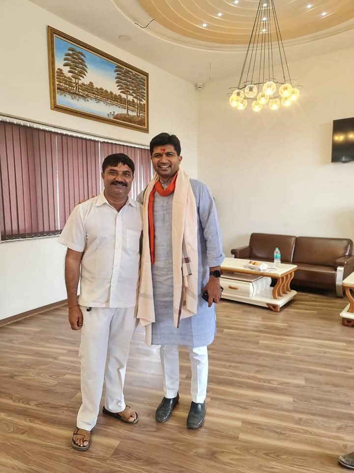 BhaiDhadhal's tweet photo. આદર્શ વ્યક્તિ, કાર્યકર્તાઓ ના માર્ગદર્શક,સરળ વ્યક્તિત્વ,કાર્યકર્તાભાવની મિશાલ,ગુજરાત પ્રદેશ મહામંત્રી શ્રી આદરણીય શ્રી #prashantkorat  જી ને જન્મદિનની હાર્દિક શુભકામનાઓ....
#prashantkorat https://t.co/O1iEIr4m2P