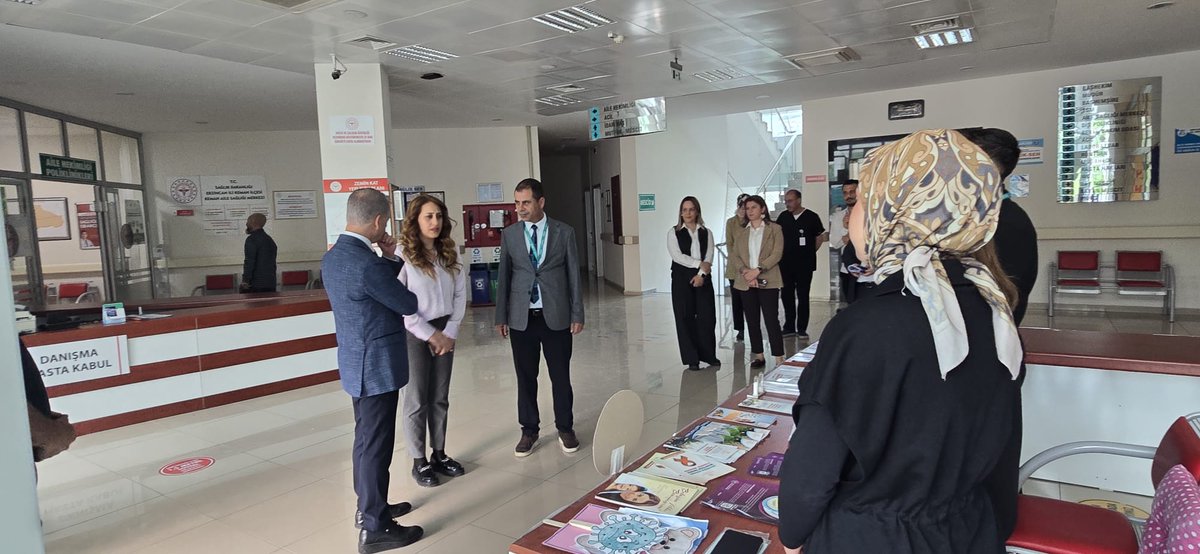 erzincanism's tweet photo. İl Sağlık Müdürümüz Dr. Cihan TEKİN, Kemah İlçe Devlet Hastanesi’nde inceleme ve değerlendirmelerde bulundu. 

Hastanenin farklı hizmet birimlerini ziyaret eden İl Sağlık Müdürümüz, yürütülen çalışmalar ve verilen hizmetlerle ilgili bilgi aldı.
@saglikbakanligi 
@drhamzaydogdu https://t.co/ByO0QfwOvv