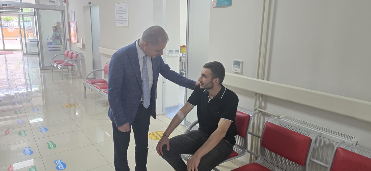 erzincanism's tweet photo. İl Sağlık Müdürümüz Dr. Cihan TEKİN, Kemah İlçe Devlet Hastanesi’nde inceleme ve değerlendirmelerde bulundu. 

Hastanenin farklı hizmet birimlerini ziyaret eden İl Sağlık Müdürümüz, yürütülen çalışmalar ve verilen hizmetlerle ilgili bilgi aldı.
@saglikbakanligi 
@drhamzaydogdu https://t.co/ByO0QfwOvv