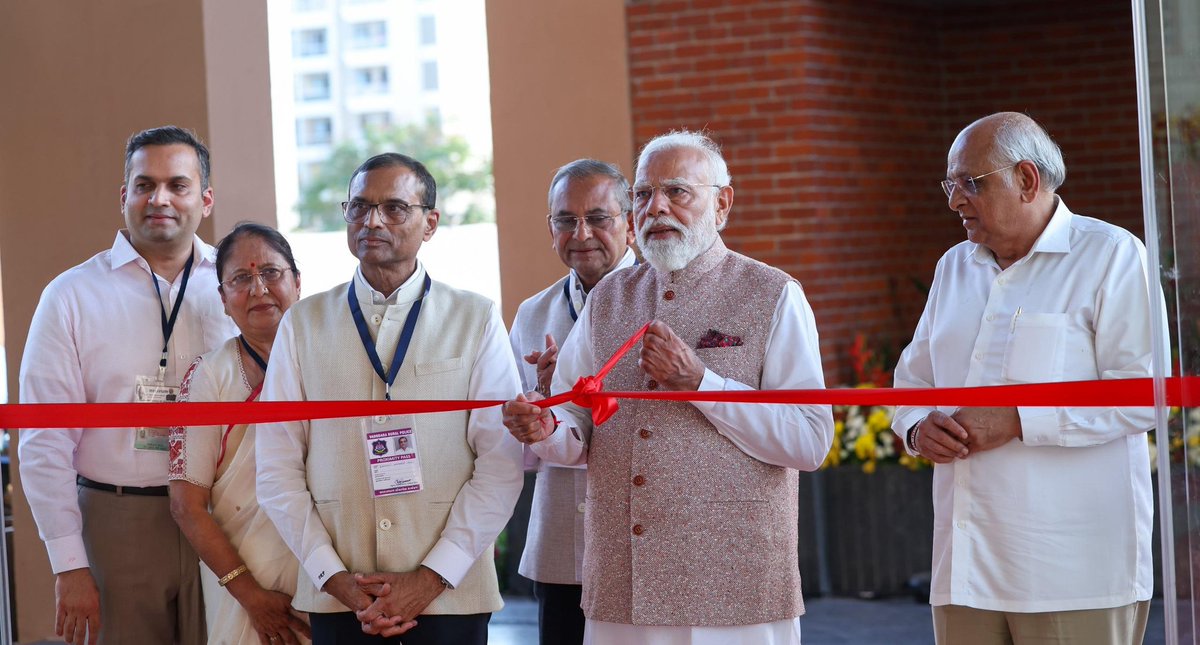 iJagdishBJP's tweet photo. આજે વડોદરાની પાવન ધરા પર માનનીય પ્રધાનમંત્રી શ્રી @narendramodi સાહેબના વરદહસ્તે 'સરદારધામ-3' સંકુલનું લોકાર્પણ સંપન્ન થયું.

આ નૂતન સંકુલ સમાજના તેજસ્વી યુવાનો માટે પ્રગતિનું દ્વાર બનશે. અહીં મળનારી અત્યાધુનિક સુવિધાઓ દ્વારા દીકરા-દીકરીઓ પોતાના સપનાઓને સાકાર કરી રાષ્ટ્રનિર્માણમાં પાયાનું યોગદાન આપશે.