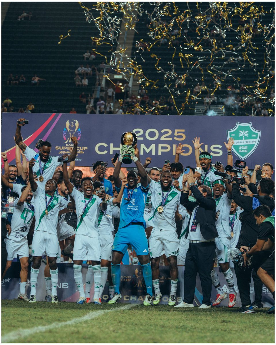 MnbrAlahlisa's tweet photo. 🚨🚨 الرياضية :

تفقّد وفد من الاتحاد السعودي ملعب جابر الأحمد الدولي وملاعب أخرى وبعض الفنادق في الكويت ، للاطّلاع على المنشآت الكويتية المرشحة لاستضافة بطولة كأس السوبر السعودي المقبلة. https://t.co/295ogndI6d