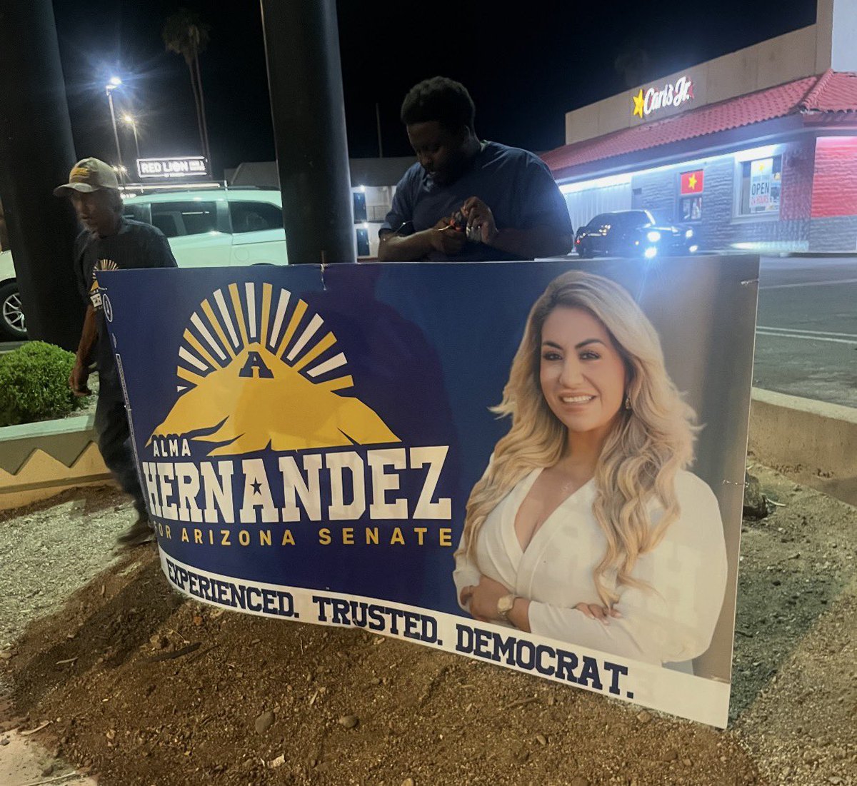 almaforarizona's tweet photo. Ballots drop in 6 weeks! I am blessed to have the BEST team. We will never be outworked, that's a fact. Join us we have doors to hit, voters to meet🙅🏽‍♀️💅moving forward, any request that doesn’t involve us walking together for votes, sorry talk to me in a few weeks 👋
#azleg #ld20 https://t.co/omjrAFpxqj
